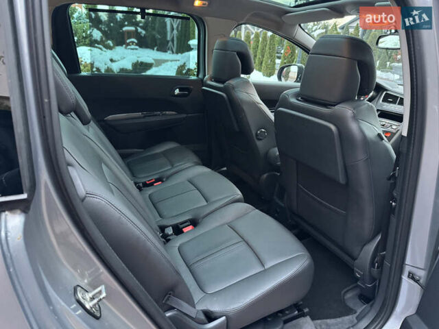 Сірий Пежо 5008, об'ємом двигуна 1.6 л та пробігом 223 тис. км за 10750 $, фото 105 на Automoto.ua