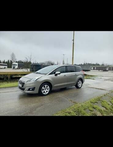 Сірий Пежо 5008, об'ємом двигуна 1.56 л та пробігом 210 тис. км за 10500 $, фото 2 на Automoto.ua