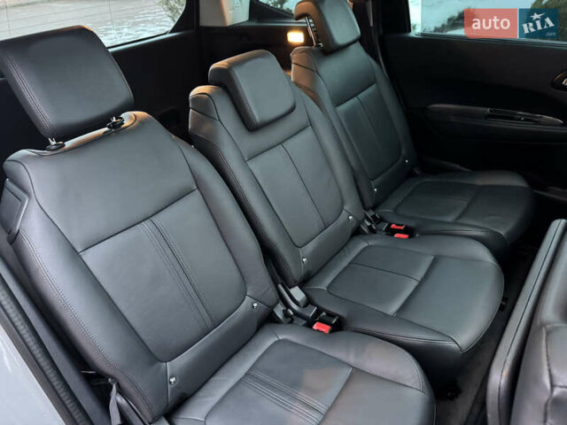 Сірий Пежо 5008, об'ємом двигуна 1.6 л та пробігом 223 тис. км за 10750 $, фото 107 на Automoto.ua