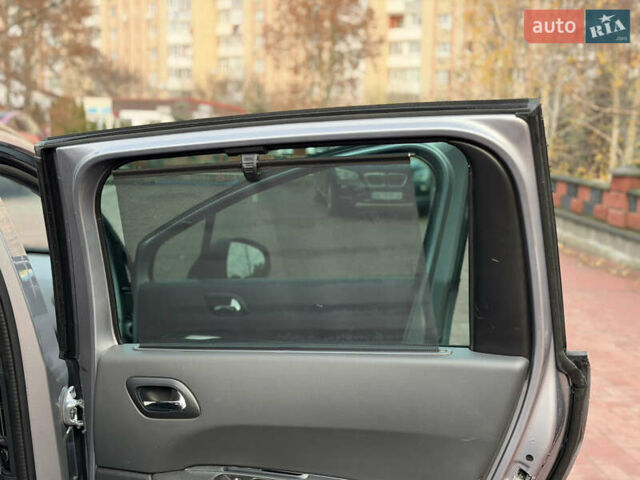 Сірий Пежо 5008, об'ємом двигуна 1.6 л та пробігом 200 тис. км за 12300 $, фото 24 на Automoto.ua