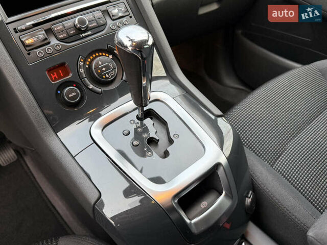 Сірий Пежо 5008, об'ємом двигуна 1.6 л та пробігом 200 тис. км за 12300 $, фото 66 на Automoto.ua