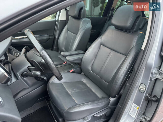 Сірий Пежо 5008, об'ємом двигуна 1.6 л та пробігом 223 тис. км за 10750 $, фото 1 на Automoto.ua