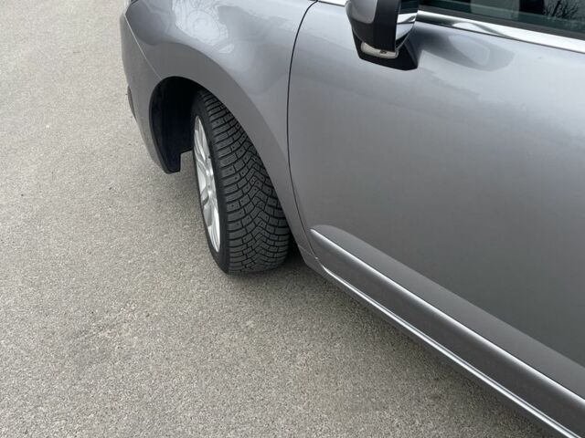 Серый Пежо 5008, объемом двигателя 2 л и пробегом 240 тыс. км за 12300 $, фото 5 на Automoto.ua