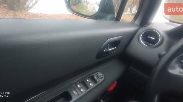 Серый Пежо 5008, объемом двигателя 1.56 л и пробегом 193 тыс. км за 10350 $, фото 16 на Automoto.ua