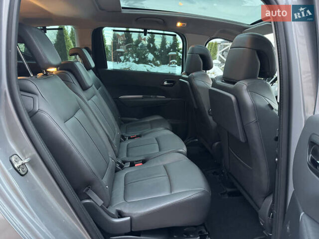 Сірий Пежо 5008, об'ємом двигуна 1.6 л та пробігом 223 тис. км за 10750 $, фото 106 на Automoto.ua