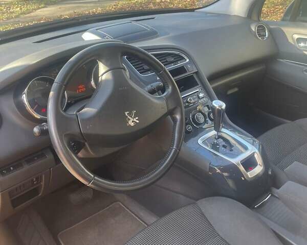 Сірий Пежо 5008, об'ємом двигуна 1.56 л та пробігом 210 тис. км за 10500 $, фото 4 на Automoto.ua