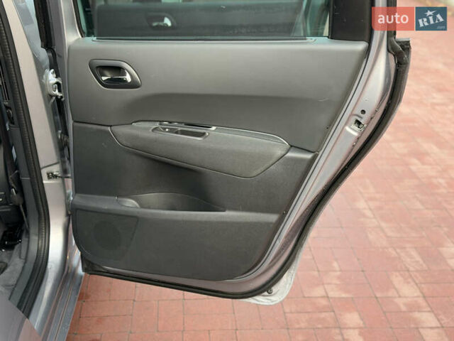 Сірий Пежо 5008, об'ємом двигуна 1.6 л та пробігом 200 тис. км за 12300 $, фото 25 на Automoto.ua