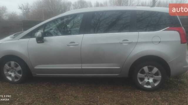 Серый Пежо 5008, объемом двигателя 1.56 л и пробегом 193 тыс. км за 10350 $, фото 4 на Automoto.ua