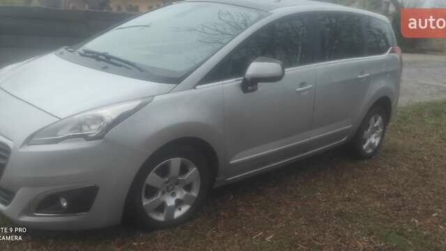 Серый Пежо 5008, объемом двигателя 1.56 л и пробегом 193 тыс. км за 10350 $, фото 2 на Automoto.ua