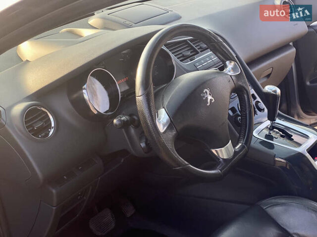 Серый Пежо 5008, объемом двигателя 2 л и пробегом 315 тыс. км за 10299 $, фото 9 на Automoto.ua