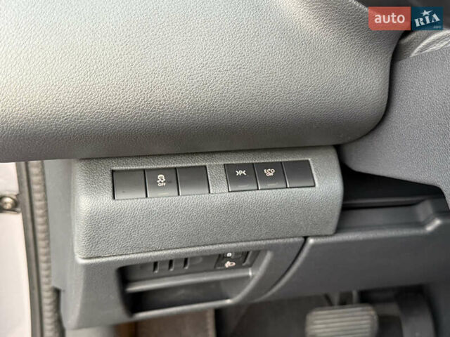 Сірий Пежо 5008, об'ємом двигуна 1.6 л та пробігом 200 тис. км за 12300 $, фото 62 на Automoto.ua