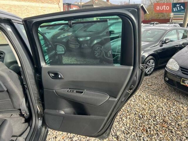 Сірий Пежо 5008, об'ємом двигуна 1.6 л та пробігом 202 тис. км за 10699 $, фото 15 на Automoto.ua