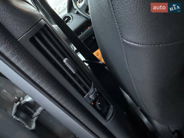 Сірий Пежо 5008, об'ємом двигуна 1.6 л та пробігом 223 тис. км за 10750 $, фото 118 на Automoto.ua