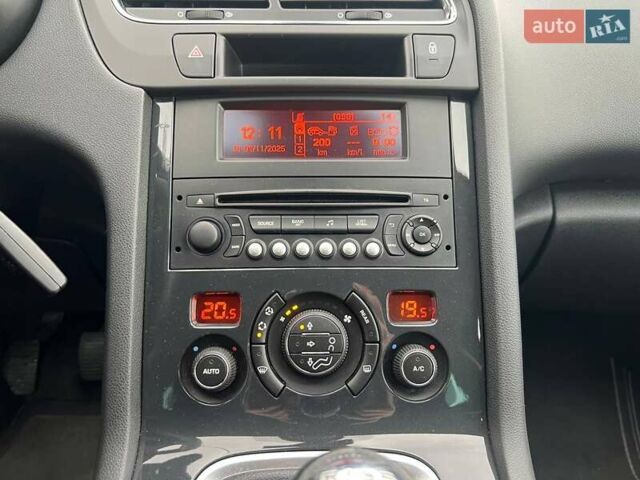 Сірий Пежо 5008, об'ємом двигуна 1.6 л та пробігом 202 тис. км за 10699 $, фото 25 на Automoto.ua