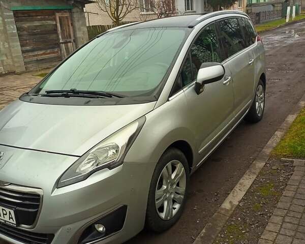 Серый Пежо 5008, объемом двигателя 1.6 л и пробегом 280 тыс. км за 10200 $, фото 3 на Automoto.ua