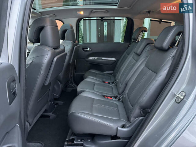 Сірий Пежо 5008, об'ємом двигуна 1.6 л та пробігом 223 тис. км за 10750 $, фото 114 на Automoto.ua