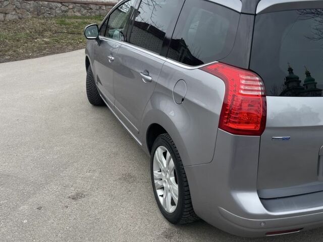 Серый Пежо 5008, объемом двигателя 2 л и пробегом 240 тыс. км за 12300 $, фото 4 на Automoto.ua