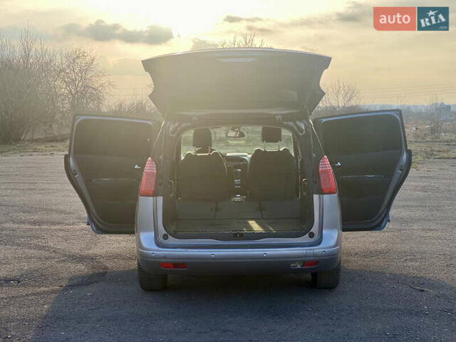 Серый Пежо 5008, объемом двигателя 2 л и пробегом 315 тыс. км за 10299 $, фото 33 на Automoto.ua