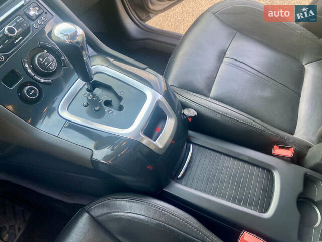 Серый Пежо 5008, объемом двигателя 2 л и пробегом 315 тыс. км за 10299 $, фото 13 на Automoto.ua