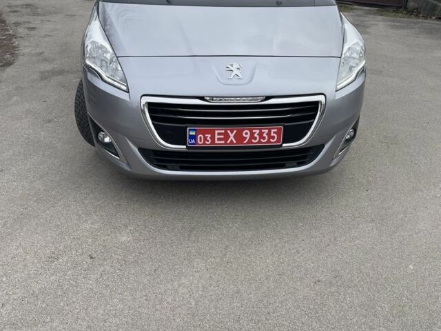 Серый Пежо 5008, объемом двигателя 2 л и пробегом 240 тыс. км за 12300 $, фото 1 на Automoto.ua