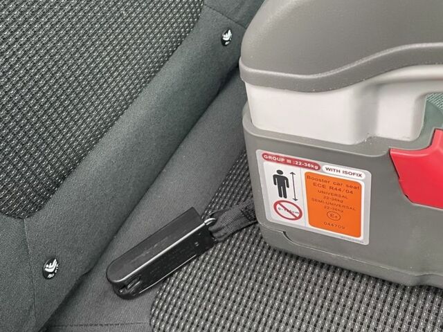 Серый Пежо 5008, объемом двигателя 2 л и пробегом 240 тыс. км за 12300 $, фото 14 на Automoto.ua