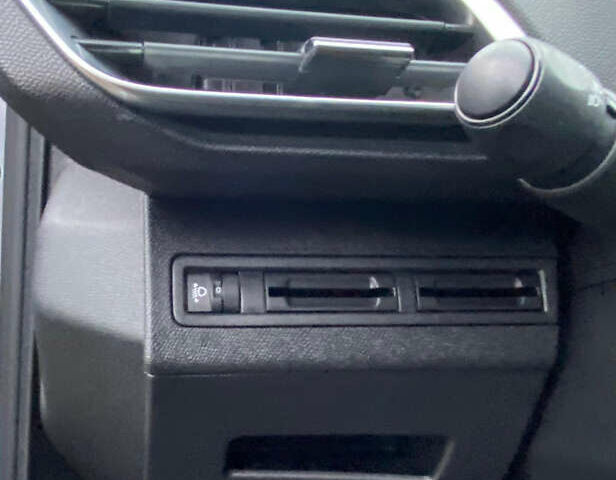 Сірий Пежо 5008, об'ємом двигуна 1.6 л та пробігом 221 тис. км за 21500 $, фото 19 на Automoto.ua