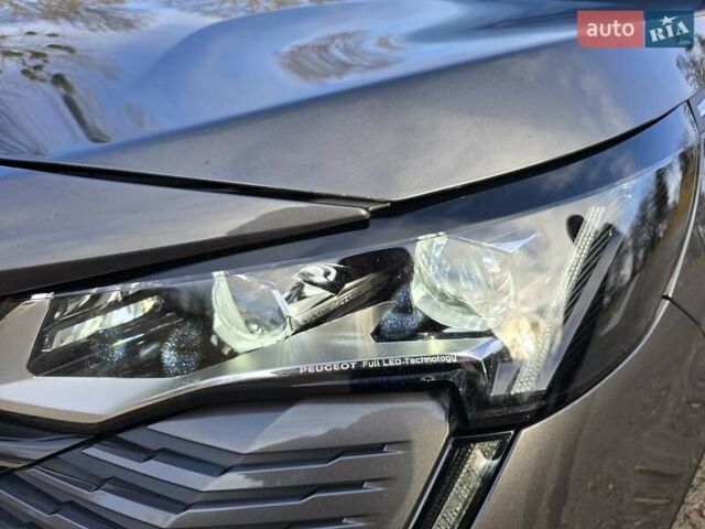 Сірий Пежо 5008, об'ємом двигуна 0 л та пробігом 137 тис. км за 25999 $, фото 8 на Automoto.ua