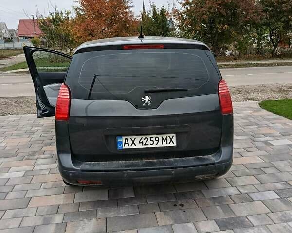 Серый Пежо 5008, объемом двигателя 1.6 л и пробегом 196 тыс. км за 6200 $, фото 5 на Automoto.ua