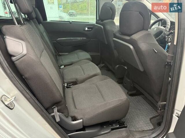 Пежо 5008 2009 в Львове на Automoto.ua Серый Пежо 5008, объемом двигателя 1.6 л и пробегом 267 тыс. км за 6900 $, фото 21 на Automoto.ua