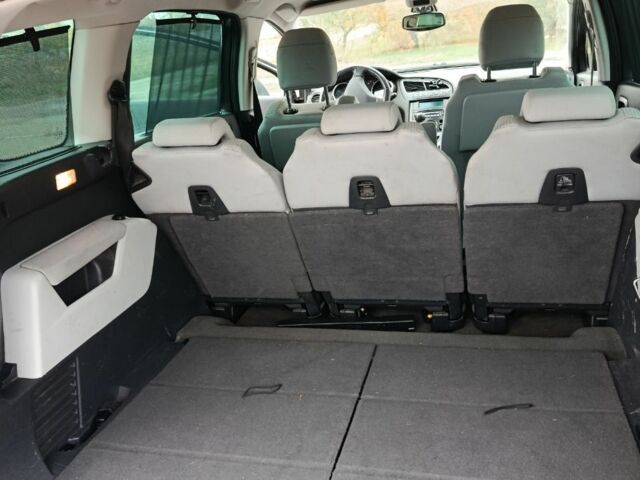 Сірий Пежо 5008, об'ємом двигуна 1.6 л та пробігом 196 тис. км за 5900 $, фото 6 на Automoto.ua