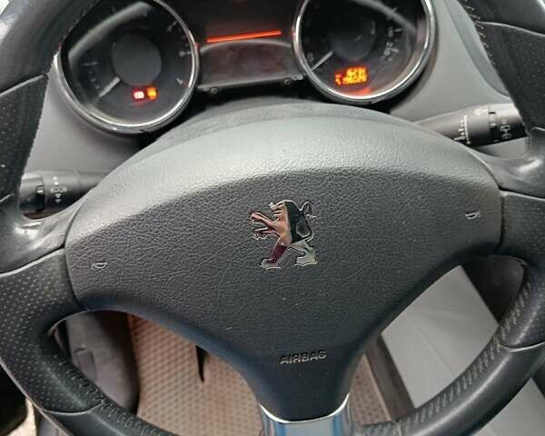 Серый Пежо 5008, объемом двигателя 1.6 л и пробегом 196 тыс. км за 6200 $, фото 9 на Automoto.ua