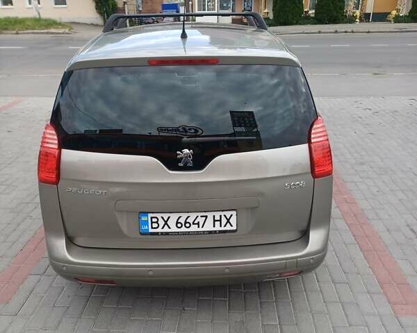 Серый Пежо 5008, объемом двигателя 1.6 л и пробегом 186 тыс. км за 8200 $, фото 3 на Automoto.ua