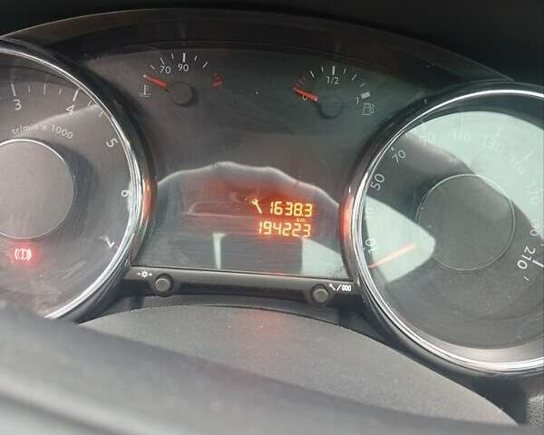 Серый Пежо 5008, объемом двигателя 1.6 л и пробегом 194 тыс. км за 7300 $, фото 15 на Automoto.ua