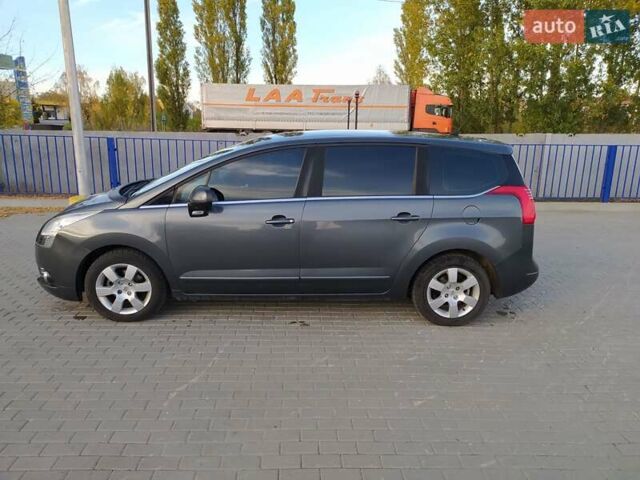 Серый Пежо 5008, объемом двигателя 1.56 л и пробегом 320 тыс. км за 8200 $, фото 1 на Automoto.ua