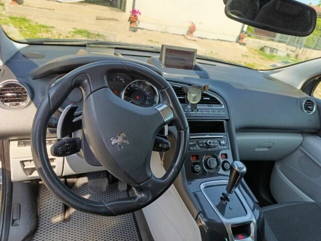 Серый Пежо 5008, объемом двигателя 1.6 л и пробегом 270 тыс. км за 8300 $, фото 2 на Automoto.ua