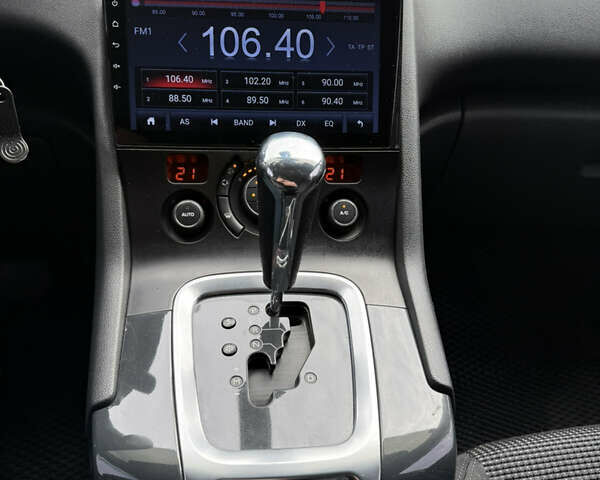 Серый Пежо 5008, объемом двигателя 2 л и пробегом 306 тыс. км за 8800 $, фото 11 на Automoto.ua