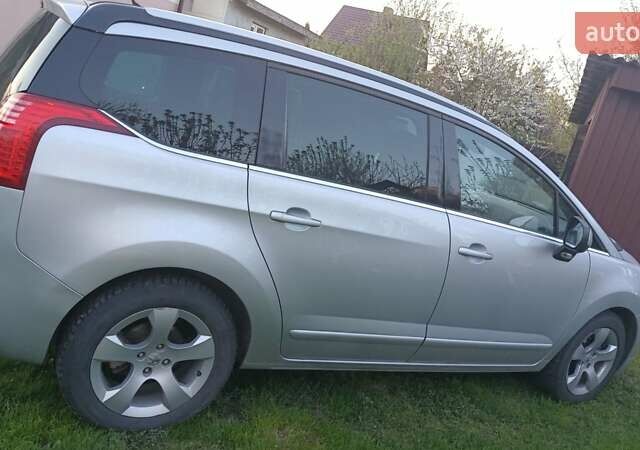 Серый Пежо 5008, объемом двигателя 1.6 л и пробегом 182 тыс. км за 8300 $, фото 3 на Automoto.ua