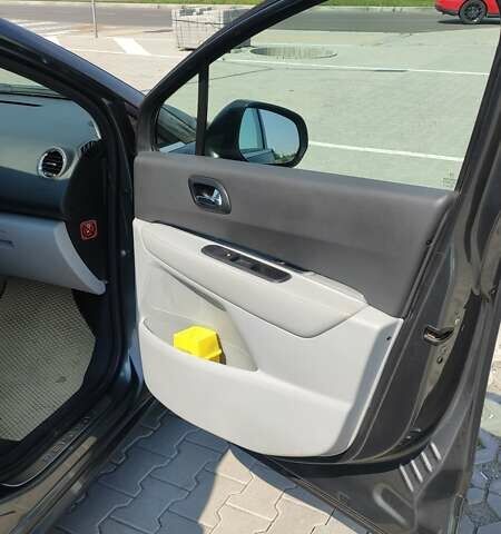 Серый Пежо 5008, объемом двигателя 1.56 л и пробегом 292 тыс. км за 7800 $, фото 23 на Automoto.ua