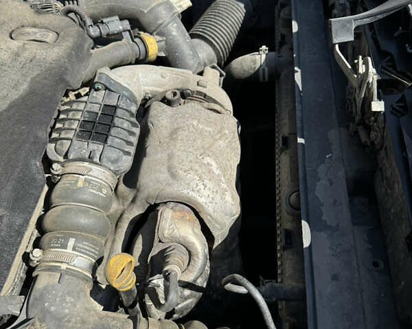 Серый Пежо 5008, объемом двигателя 1.6 л и пробегом 298 тыс. км за 7500 $, фото 6 на Automoto.ua