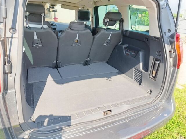 Серый Пежо 5008, объемом двигателя 1.6 л и пробегом 270 тыс. км за 8300 $, фото 3 на Automoto.ua