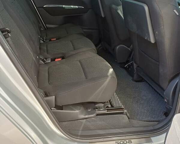 Серый Пежо 5008, объемом двигателя 2 л и пробегом 264 тыс. км за 9900 $, фото 21 на Automoto.ua