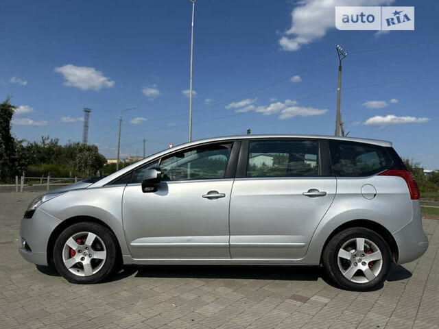 Серый Пежо 5008, объемом двигателя 1.56 л и пробегом 271 тыс. км за 6850 $, фото 21 на Automoto.ua