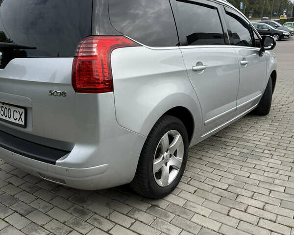 Серый Пежо 5008, объемом двигателя 2 л и пробегом 306 тыс. км за 8800 $, фото 20 на Automoto.ua