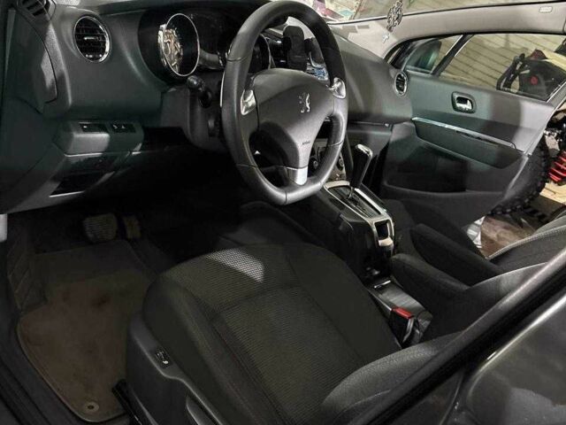 Сірий Пежо 5008, об'ємом двигуна 1.6 л та пробігом 179 тис. км за 6500 $, фото 13 на Automoto.ua