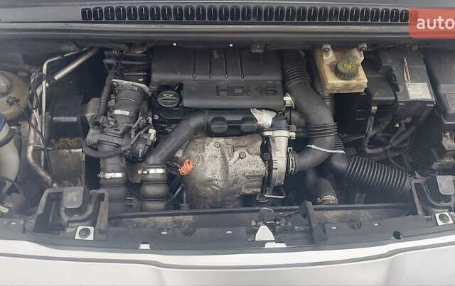 Сірий Пежо 5008, об'ємом двигуна 1.56 л та пробігом 252 тис. км за 7300 $, фото 12 на Automoto.ua