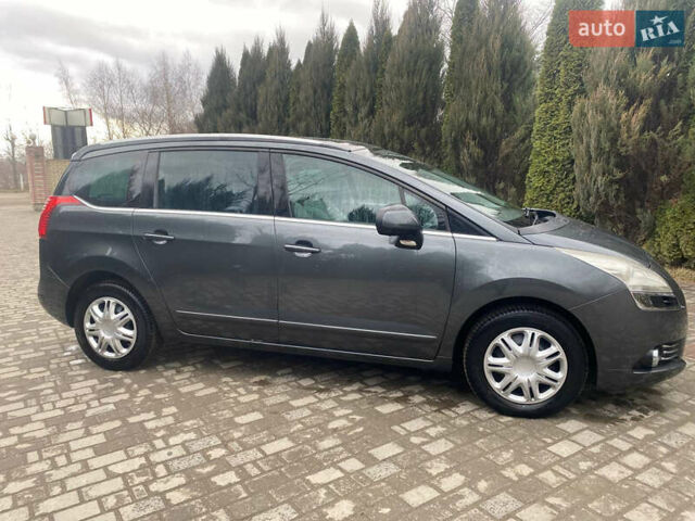 Серый Пежо 5008, объемом двигателя 2 л и пробегом 277 тыс. км за 8700 $, фото 1 на Automoto.ua