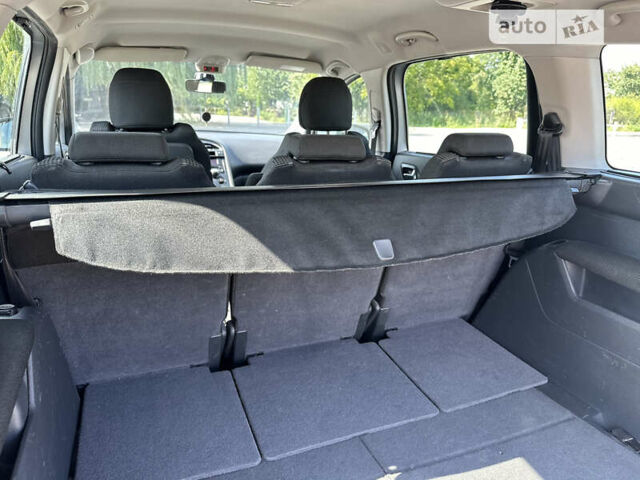 Серый Пежо 5008, объемом двигателя 1.56 л и пробегом 271 тыс. км за 6850 $, фото 35 на Automoto.ua