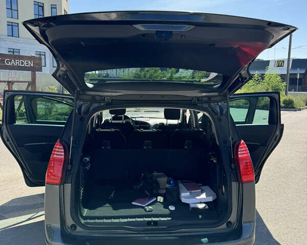 Серый Пежо 5008, объемом двигателя 1.6 л и пробегом 298 тыс. км за 7500 $, фото 13 на Automoto.ua