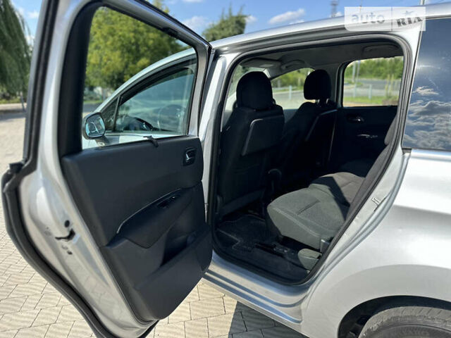 Серый Пежо 5008, объемом двигателя 1.56 л и пробегом 271 тыс. км за 6850 $, фото 37 на Automoto.ua