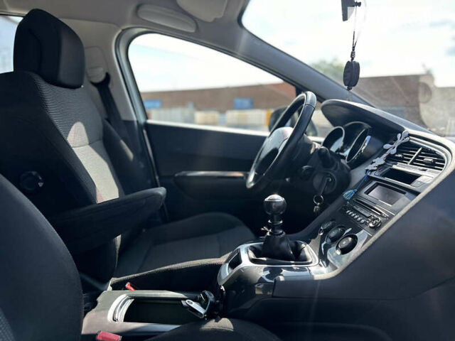 Серый Пежо 5008, объемом двигателя 1.56 л и пробегом 271 тыс. км за 6850 $, фото 28 на Automoto.ua